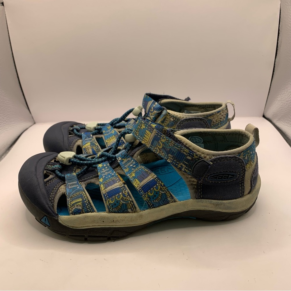 Keen Blue Pattern Washable Hiking Sandals, big boy SZ 3 hiking sandals